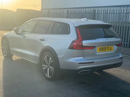 Volvo V60  2.0 D4 Plus Estate 5dr Diesel Auto AWD Euro 6 (s/s) (190 ps) 