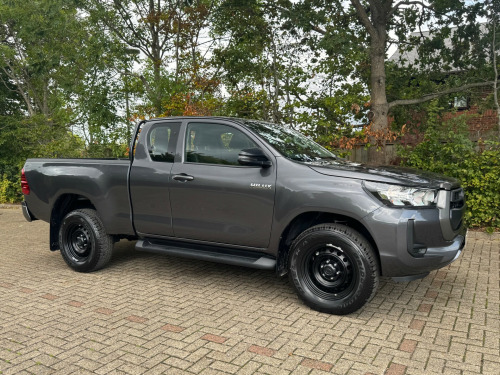 Toyota Hi-Lux  2.8  D-4D Active Pickup Extra cab  Diesel  Manual 4WD Euro 6  