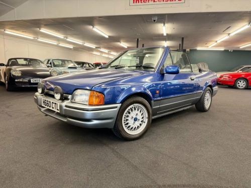 Ford Escort   1.6L Petrol Injection 5-Speed Manual 