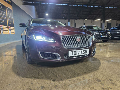 Jaguar XJ  3.0d V6 Autobiography Saloon 4dr Diesel Auto Euro 6 (s/s) (LWB) (300 ps) Fu 