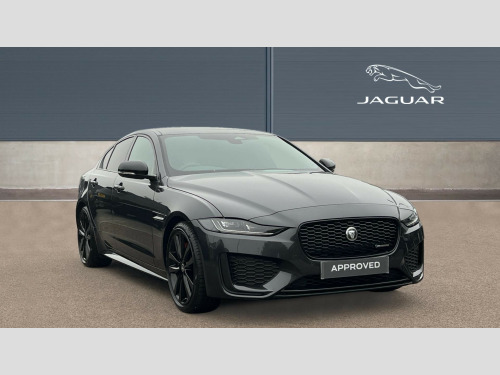 Jaguar XE  2.0 D200 R-Dynamic HSE Black 4