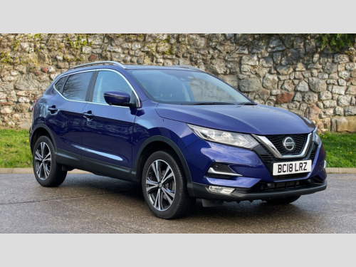 Nissan Qashqai  1.2 DiG-T N-Connecta 5dr with 