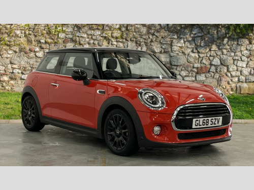 MINI Hatch  1.5 Cooper Classic II with Nav