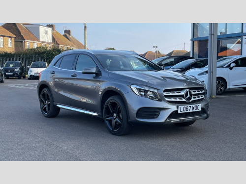 Mercedes-Benz GLA-Class  200d AMG Line with Reverse Cam