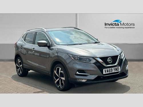 Nissan Qashqai  1.3 DiG-T Tekna 5dr - Rear Vie