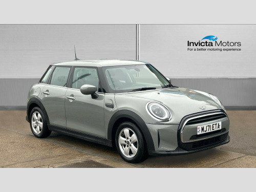 MINI Hatch  1.5 Cooper Classic 5dr Manual 