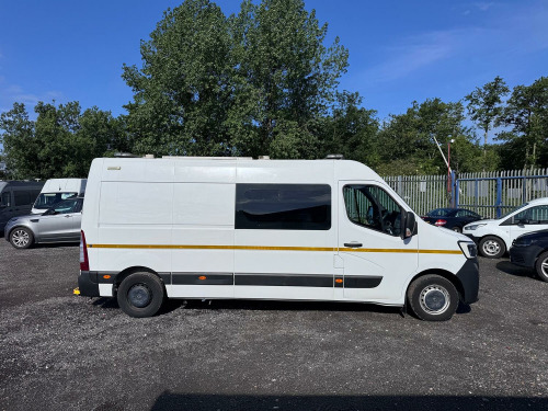 Renault Master  2.3 FWD LM35 dCi 135 Business Welfare Mess Van. Toilet. Heating. Fridge. So