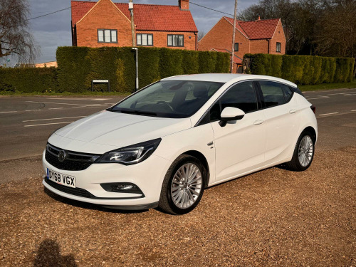 Vauxhall Astra  1.4 i Turbo Elite Nav