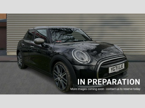 MINI Hatchback  HATCHBACK 1.5 Cooper Exclusive 5dr Auto [Comfort/Nav Pack]