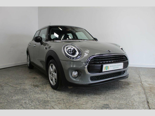 MINI Hatch  1.5 Cooper Euro 6 (s/s) 5dr
