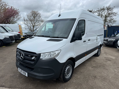 Mercedes-Benz Sprinter  2.0 315 CDI Progressive MWB RWD 3500KG Towing Capacity