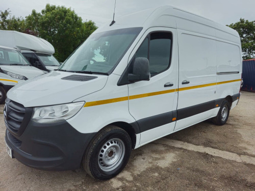 Mercedes-Benz Sprinter  2.0 315 CDI Progressive MWB RWD 3500KG Towing Capacity