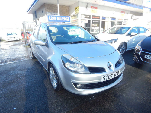 Renault Clio  1.6 VVT Initiale