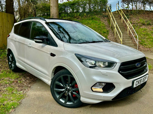 Ford Kuga  2.0 TDCi**ST LINE EDITION**PANROOF-19ALLOYS-2KEEPERS-PEARLPAINT-XENONS**STU