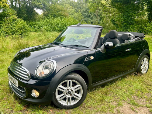 MINI Convertible  *COOPER CONVERTIBLE*2Kys-PDC-H/Seats-Ulez-AC**IMMACULATE**