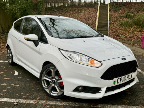 Ford Fiesta  1.6 T ST-2*ONLY 14K*FFSH-NAV-H/RECAROS-2KYS**FLAWLESS ORIGINAL CAR** 
