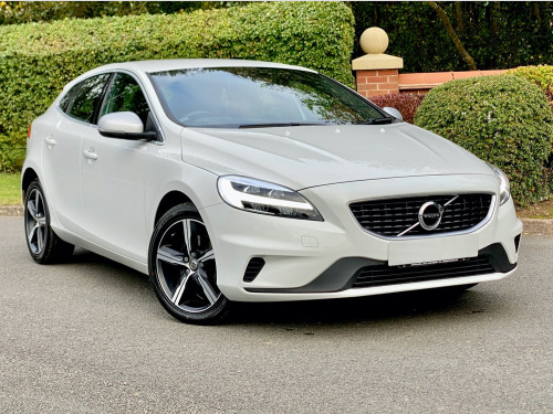 Volvo V40 T2 R-DESIGN NAV PLUS