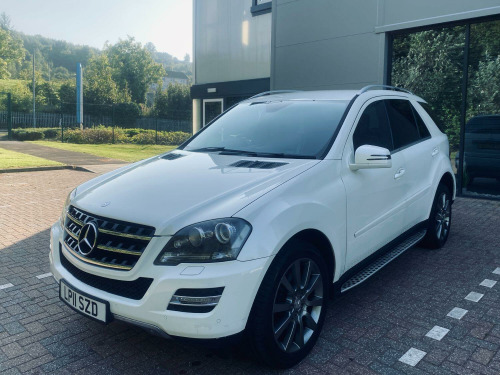 Mercedes-Benz M-Class ML350 3.0 ML350 CDI V6 BlueEfficiency Grand Edition