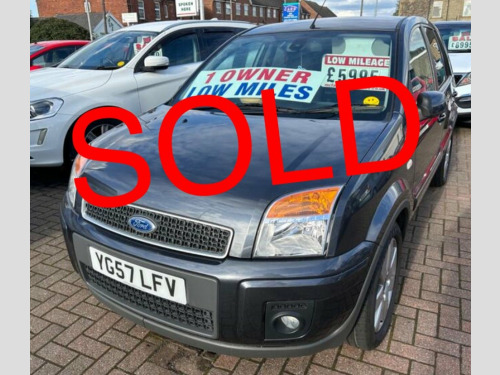 Ford Fusion  1.6 ZETEC CLIMATE **ONE ELDERLY OWNER FROM NEW**GENUINE 14,000 MILES**HIGHE