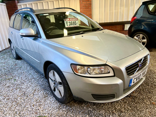 Volvo V50  1.6 D AMAZING MPG AND ONLY £35 YEAR ROAD TAX **FULL SERVICE HISTORY - 12 ST