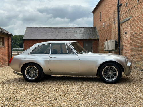 MG MGB GT Sebring Style