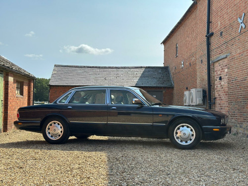 Daimler XJ Series  4.0 V8 Super