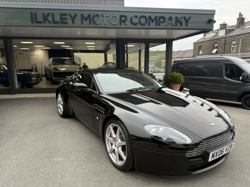 Aston Martin Vantage  4.3 V8
