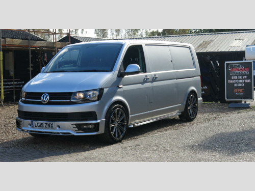 Volkswagen Transporter  T6 150HP HIGHLINE LWB TAILGATE TWIN DOOR SPORTLINE