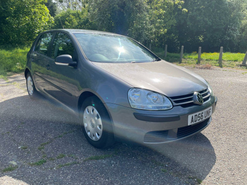 Volkswagen Golf  1.6 S FSI 5 DOOR