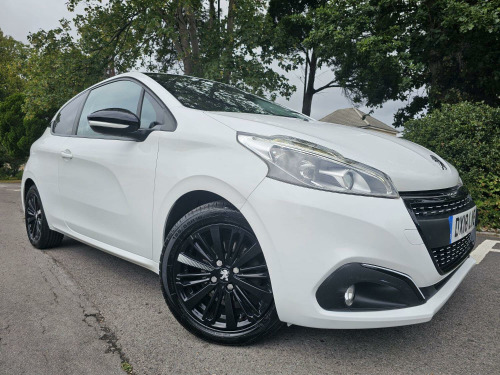 Peugeot 208  1.2 PureTech Black Edition