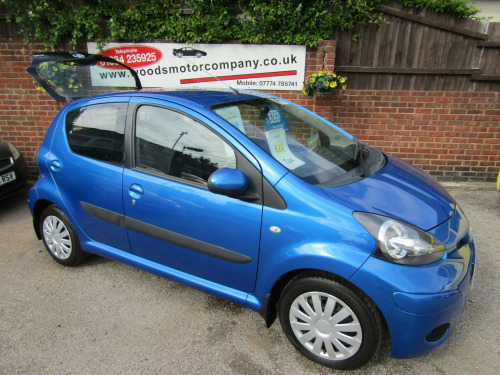 Toyota AYGO  1.0 VVT-i Blue  One Former Keeper, Only 69,000 miles, 10 Toyota Main Dealer