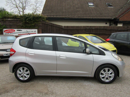 Honda Jazz  1.4 i-VTEC ES  One Former Keeper, Only 43,000 miles, FSH (10 Honda Stamps)