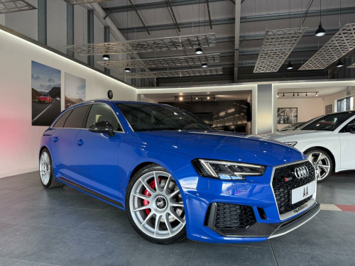 Audi RS4 Saloon  2.9 TFSI V6 Carbon Edition