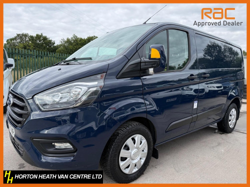 Ford Transit Custom  320 TREND EU6-AC-HEAT SCREEN-CRUISE-REV CAM-NAV-DEADLOCKS
