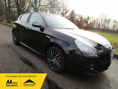 Alfa Romeo Giulietta  2.0 Giulietta 2.0 Jtdm-2 150 Bhp Qv Line - £20 TAX - FSH -