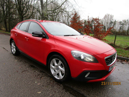 Volvo V40  1.6 D2 Lux SUPERB ORDER - 2 OWNERS - FULL SERVICE HISTORY - ZERO TAX