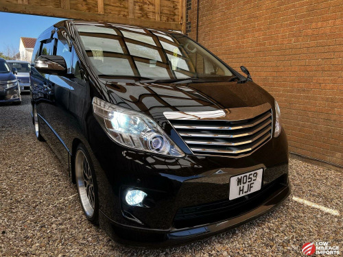 Toyota Alphard  -