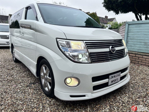 Nissan Elgrand  250 HWS BLACK LEATHER PREMIUM SELECTION 8 SEATS