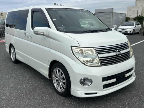 Nissan Elgrand  E51 S3 250 HWS 4x4 BLACK LEATHER EDITION 8 SEATS