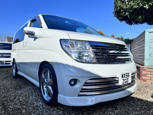 Nissan Elgrand  E51 S2 3.5 V6 RIDER CREAM LEATHER 8 SEATS