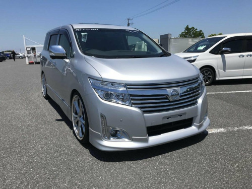 Nissan Elgrand  3.5 V6 VIP - MASSIVE SPEC
