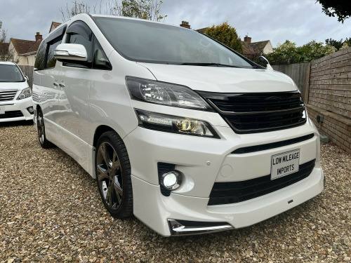 Toyota Vellfire  3.5Z V6 Golden Eyes Twin Sun Roofs