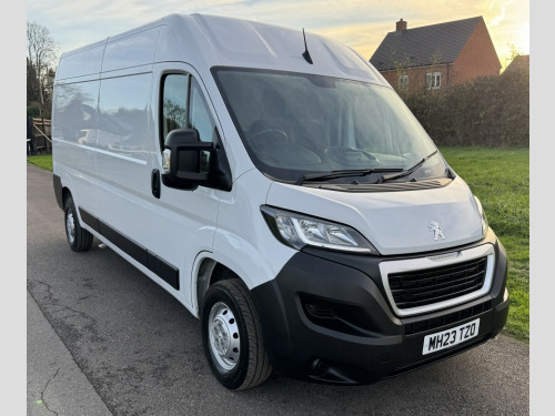 Peugeot Boxer  2.2 BlueHDi 335 Professional Premium +