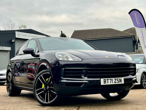 Porsche Cayenne  3.0 V6 E-Hybrid 17.9kWh TiptronicS 4WD Euro 6 (s/s) 5dr (3.6kW Charger)