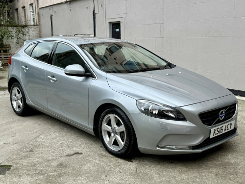Volvo V40  2.0 Momentum D3 