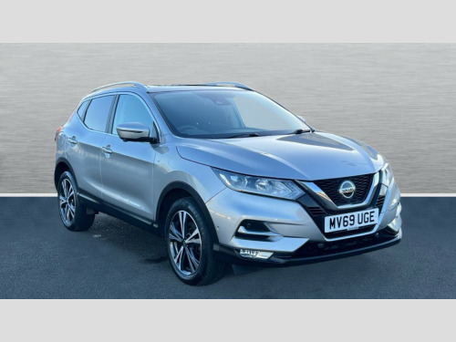 Nissan Qashqai  Nissan Qashqai Hatchback 1.3 DiG-T N-Connecta 5dr