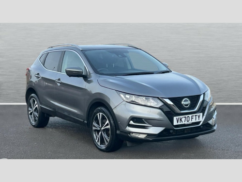 Nissan Qashqai  Nissan Qashqai Diesel Hatchback 1.7 dCi N-Connecta 5dr 4WD CVT