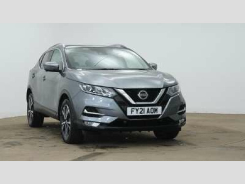 Nissan Qashqai  Nissan Qashqai Hatchback 1.3 DiG-T N-Connecta 5dr [Glass Roof Pack]