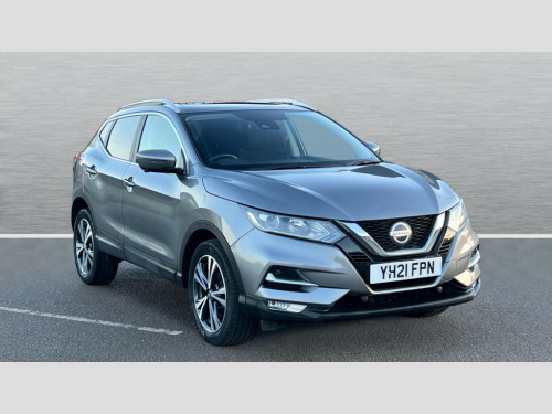 Nissan Qashqai  Nissan Qashqai Hatchback 1.3 DiG-T N-Connecta 5dr [Glass Roof Pack]