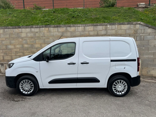 Toyota Proace  1.5 ICON L1H1 LED LIGHTS  LIVE REAR CAMERA  AIRCON VAT INCLUDED